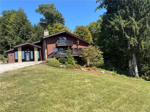 2488 County Line Rd, Champion, PA 15622