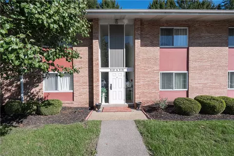 65 Darlington Rd #33B, Beaver Falls, PA 15010