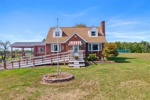 42 Fezell, Freedom, PA 15042