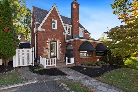 163 Green Dr, Pittsburgh, PA 15236