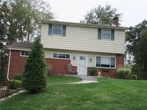 3444 E Stag Dr, Gibsonia, PA 15044