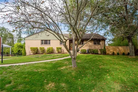 244 Voss Rd, Bethel Park, PA 15102