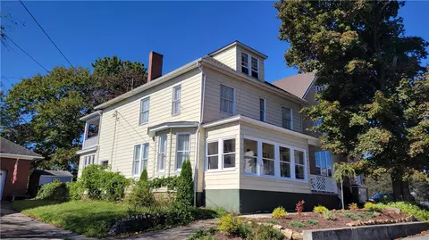208 E Main St, Stoystown, PA 15563