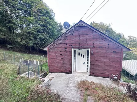 1427 Maratta Rd, Aliquippa, PA 15001