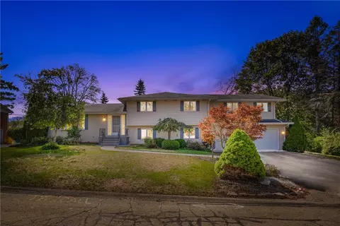 949 Smith St, Somerset, PA 15501