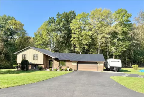 467 Old Pulaski Rd, New Castle, PA 16105