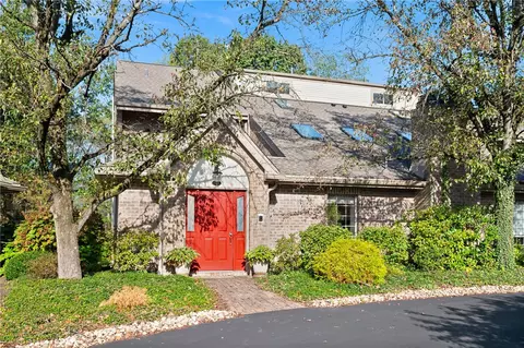 604 Essex Ct, Pittsburgh, PA 15238