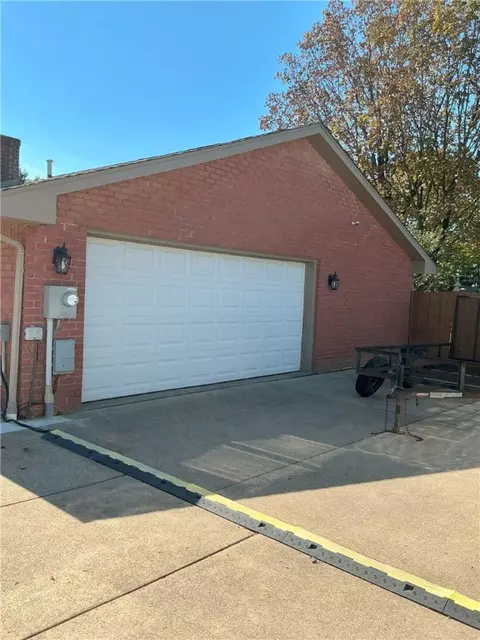 Exterior - 106 Spring Dr, Apollo, PA 15613 photo 2 of 8
