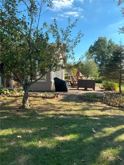 Exterior - 106 Spring Dr, Apollo, PA 15613 photo 6 of 8