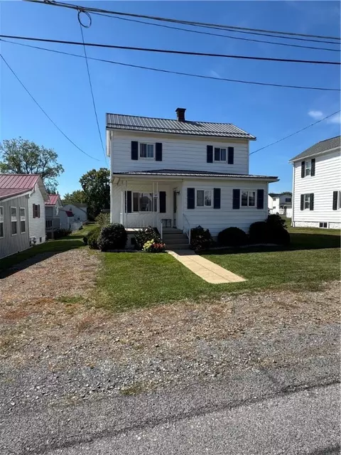 19 Chestnut St, Coral, PA 15731