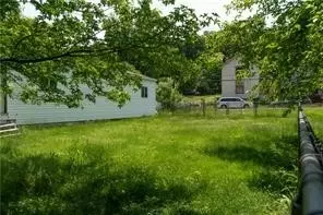 735 E 1st Ave, Derry, PA 15627 photo 6