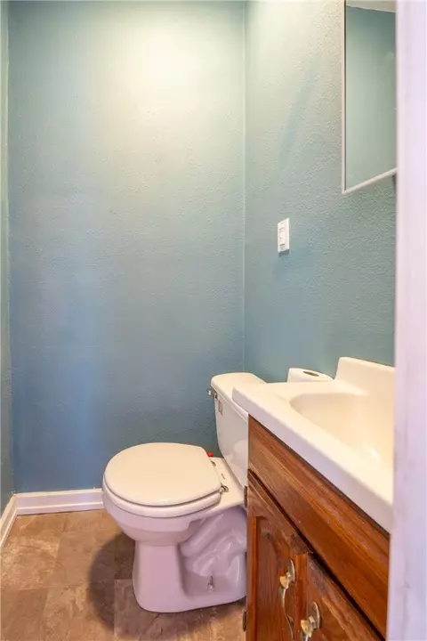 Bath - 570 Unity St, Latrobe, PA 15650 photo 1 of 3