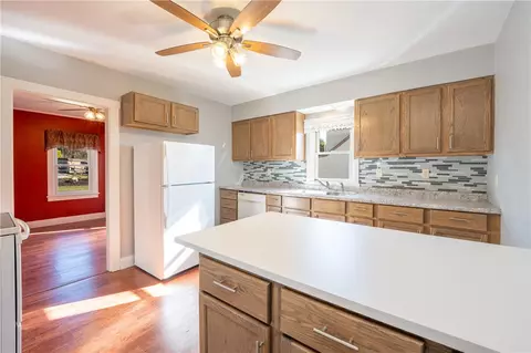 Kitchen - 570 Unity St, Latrobe, PA 15650 photo 2 of 4