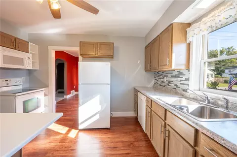 Kitchen - 570 Unity St, Latrobe, PA 15650 photo 3 of 4