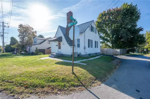 Exterior - 570 Unity St, Latrobe, PA 15650 photo 4 of 5