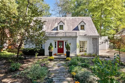 19 Thornwood Dr, Pittsburgh, PA 15228