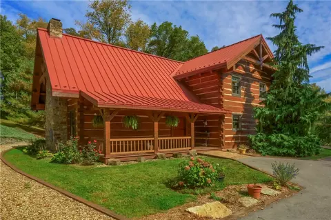 135 Mekis Rd, Valencia, PA 16059
