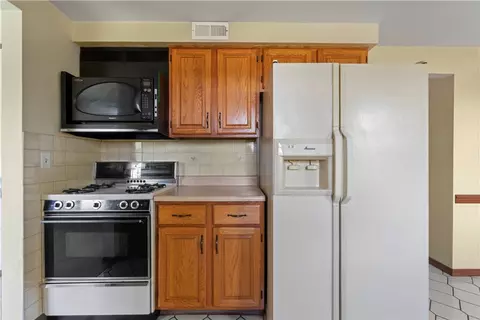 43 Barri Dr, Irwin, PA 15642 photo 9
