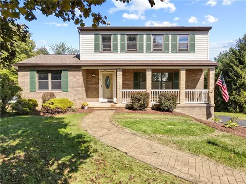 43 Barri Dr, Irwin, PA 15642