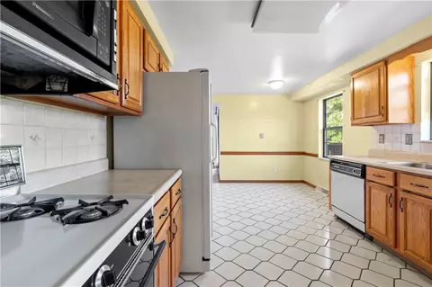 43 Barri Dr, Irwin, PA 15642 photo 8
