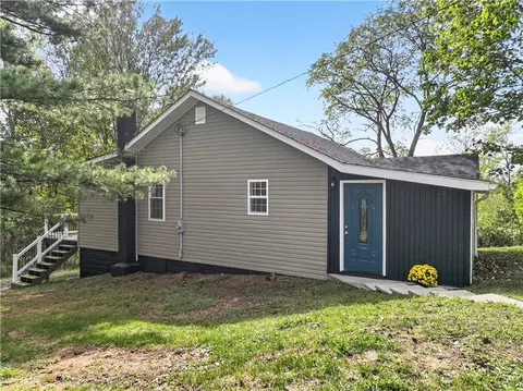 235 Little Summit Rd, Dunbar, PA 15431