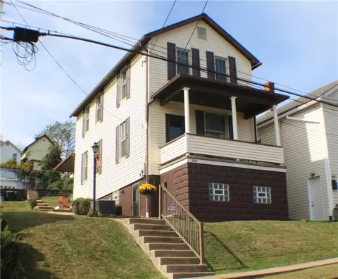 705 Meadow Ave, Charleroi, PA 15022