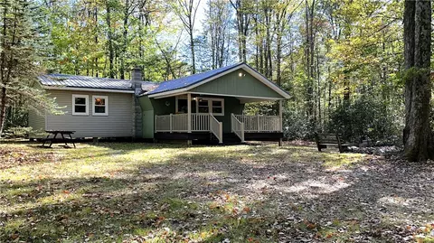 737 Crooked Pine Trl, Polk, PA 15825