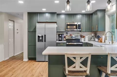 Kitchen - 10 Pheasant Run Dr, Export, PA 15632 photo 5 of 6