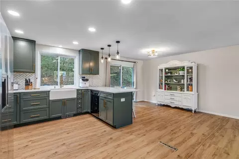Kitchen - 10 Pheasant Run Dr, Export, PA 15632 photo 1 of 6
