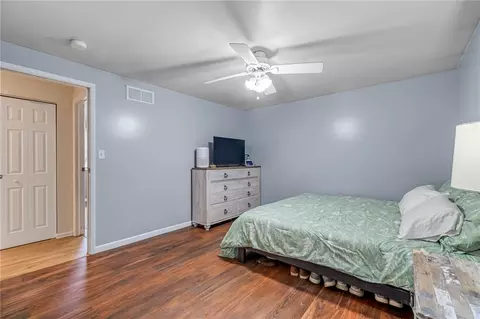Bedroom - 10 Pheasant Run Dr, Export, PA 15632 photo 2 of 6
