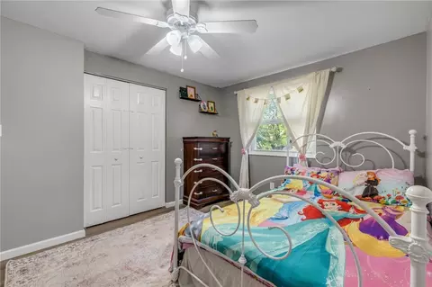 Bedroom - 10 Pheasant Run Dr, Export, PA 15632 photo 4 of 6