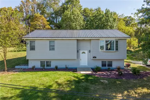 102 Forrest St, Bentleyville, PA 15314