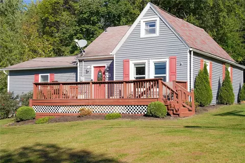 411 Lawnview Ave, New Castle, PA 16105
