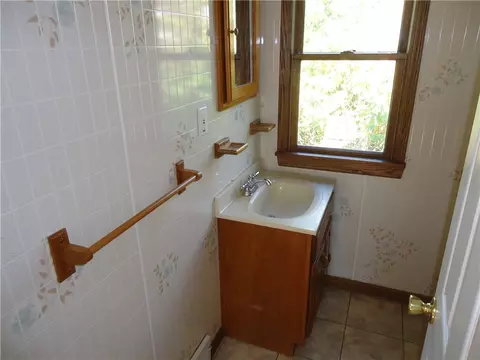 Bath - 123 Latimer Ave, Strabane, PA 15363 photo 1 of 2