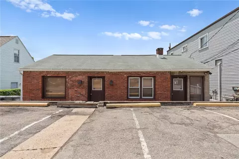 1807 Pine Hollow Rd, Mckees Rocks, PA 15136