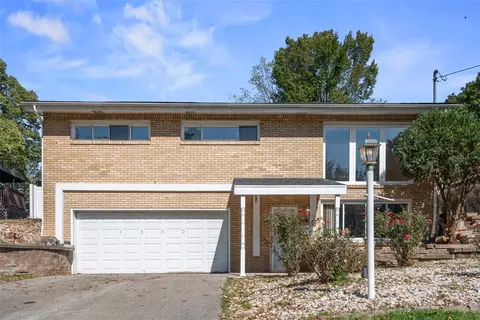1332 Foxboro Dr, Monroeville, PA 15146