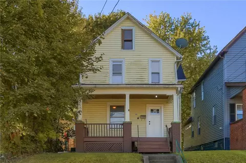 705 Park Ave, Ellwood City, PA 16117