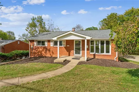 210 Parkedge Rd, Pittsburgh, PA 15220