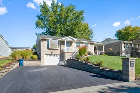 31 Nancy Dr, Jeannette, PA 15644