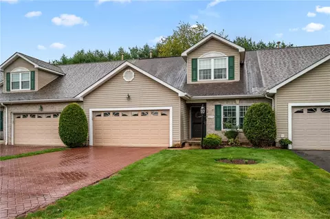 1009 Trail Side Ct, Jeannette, PA 15644