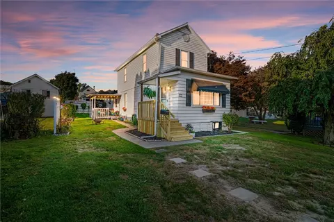 418 1st Ave, Ellwood City, PA 16117