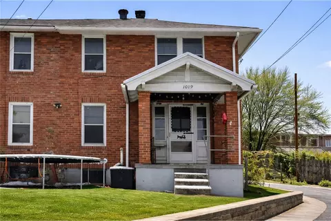 1019 Pennsylvania Ave, Clairton, PA 15025