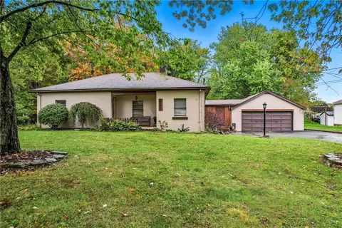 3575 Morefield Rd, Hermitage, PA 16148