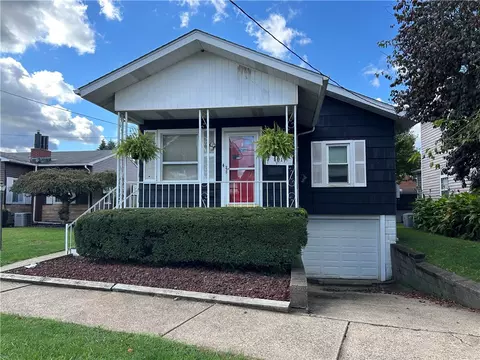 1017 Lane Ave, Natrona Heights, PA 15065