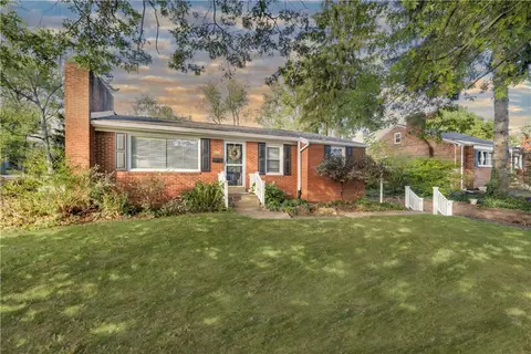 3318 Ivanhoe Rd, Pittsburgh, PA 15241