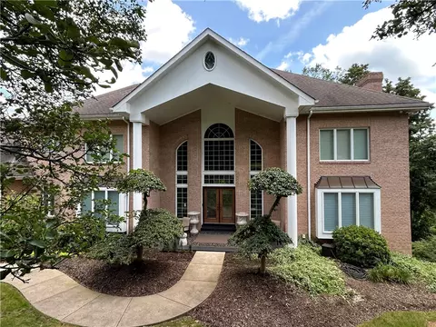322 Red Oak Ct, Monroeville, PA 15146