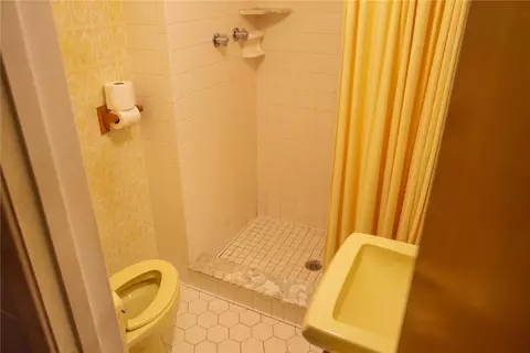 Bath - 2903 Italy Rd, Export, PA 15632 photo 2 of 2
