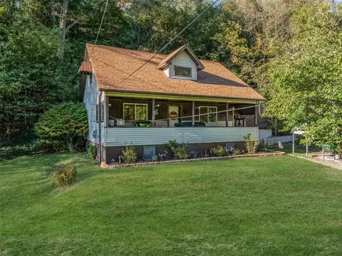 3025 Walton Rd, Finleyville, PA 15332