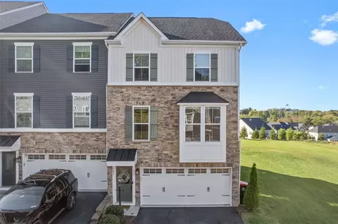 131 Cole Dr, Mckees Rocks, PA 15136