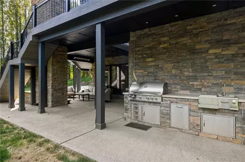 Exterior - 809 Mount Pleasant Rd, Mars, PA 16046 photo 4 of 10